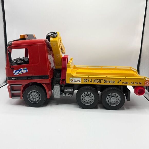 Bruder Night & Day Service Wrecker Tow Truck #4143 - Picture 3 of 11